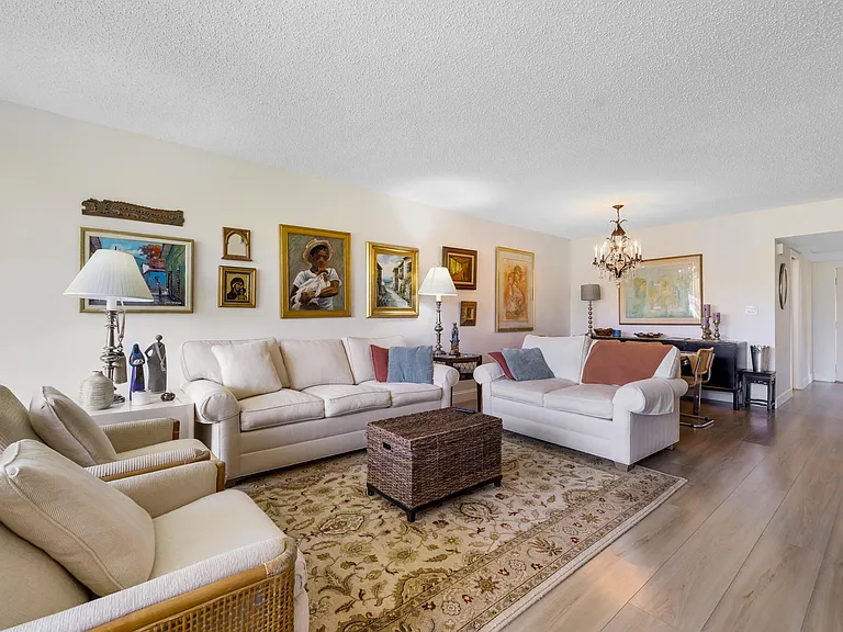 3621 Oaks Clubhouse Dr #104 — Photo 14
