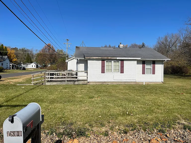 1800 E Princeton Ave — Photo 22