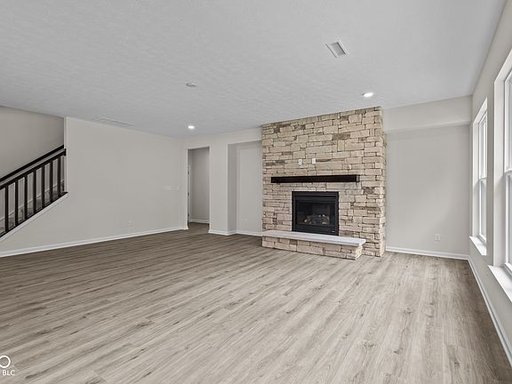 4th image of 5444 Aspen Wood Ln