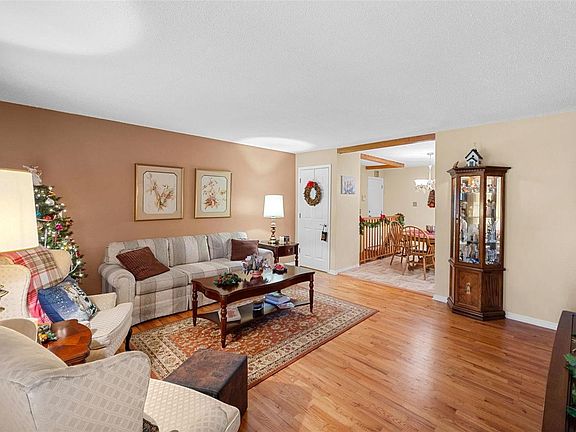 5th image of 11337 Terry Ave