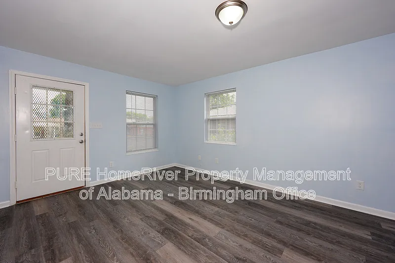 621 Bell Ave