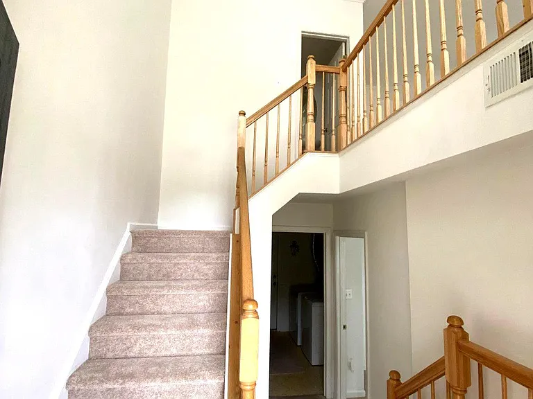 1601 Wilcox Ave — Photo 2