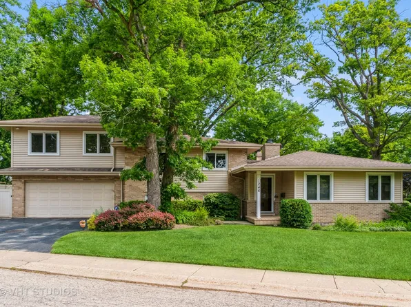 1246 Kenton Rd, Deerfield, IL 60015