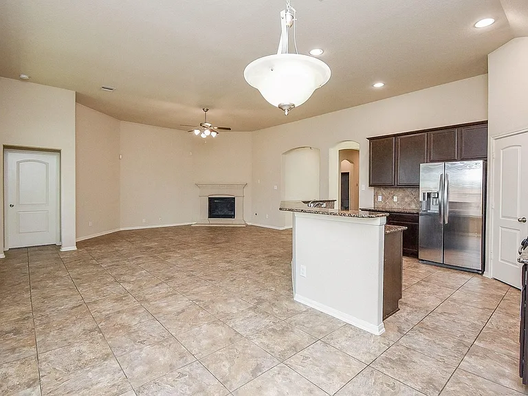 4215 Mill Oaks Dr — Photo 11