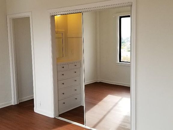 5th image of 801 Gramercy Dr APT 607