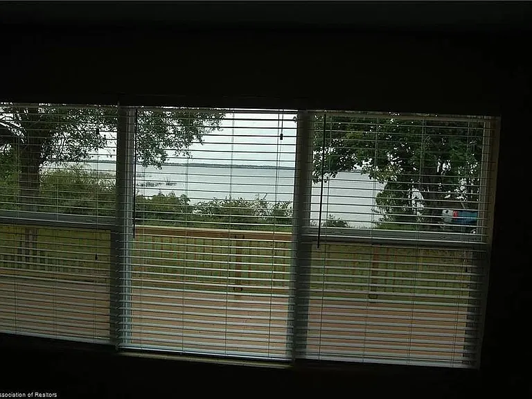 2175 Lakeview Dr — Photo 5