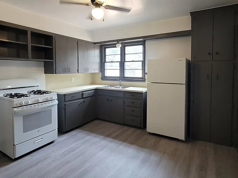 5512 Avenue G — Photo 8