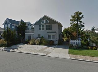 74 8th St W, Avalon, NJ 08202