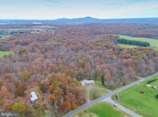 43182 Evans Pond Rd, Leesburg, VA 20176