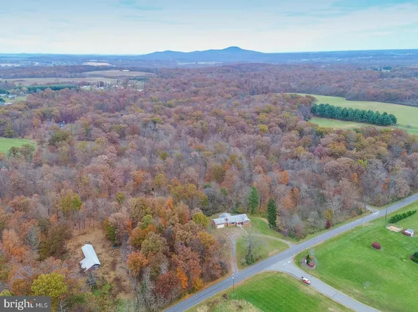 43182 Evans Pond Rd, Leesburg, VA 20176