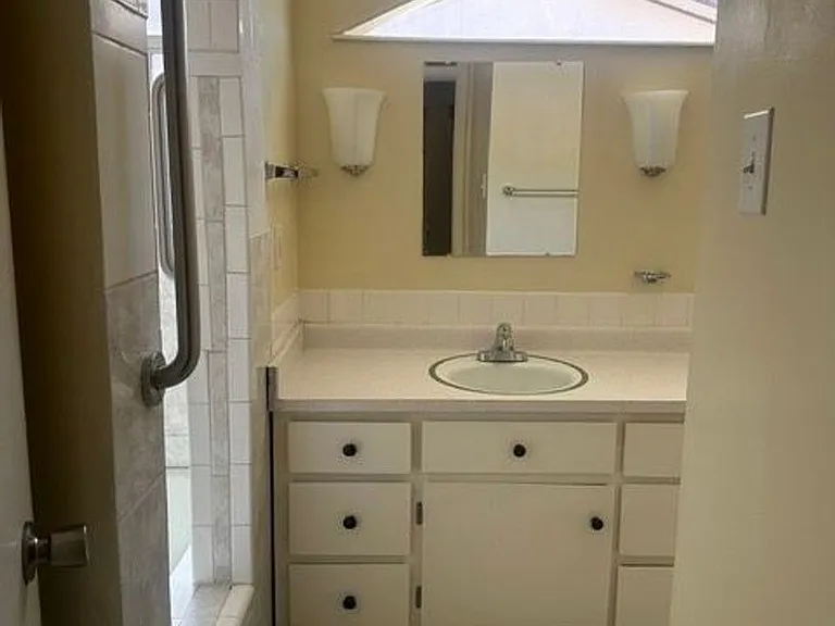 1706 Daybreak Rd SE — Photo 6