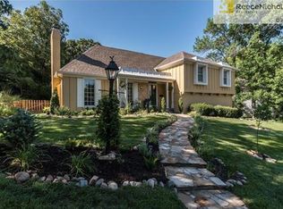 5001 W 101st Ter, Overland Park, KS 66207