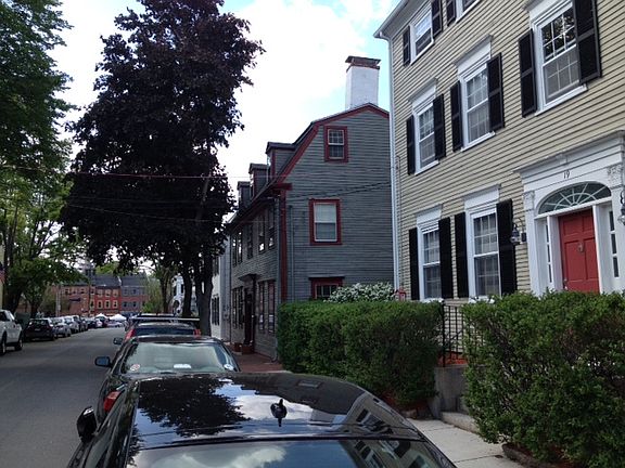 4th image of 19 Essex St APT 2