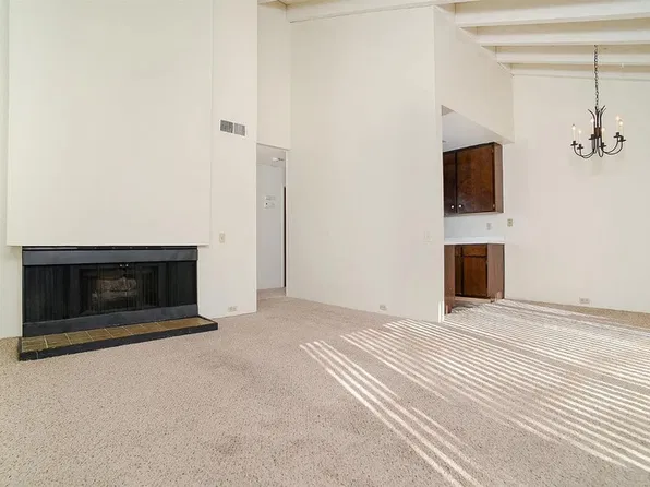 700 Woodside Ln E Unit 6, Sacramento, CA 95825