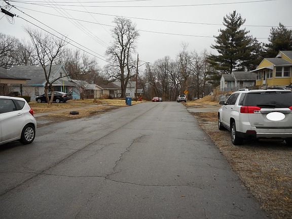5th image of 810 N Fuller Ave