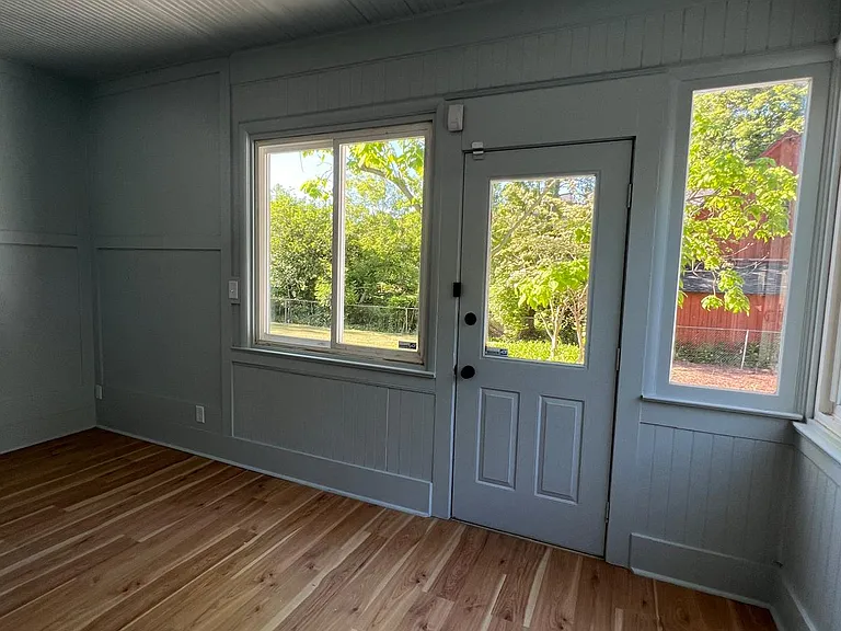 400 N Sherman St — Photo 24