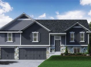 306 E Oak St, Lone Jack, MO 64070