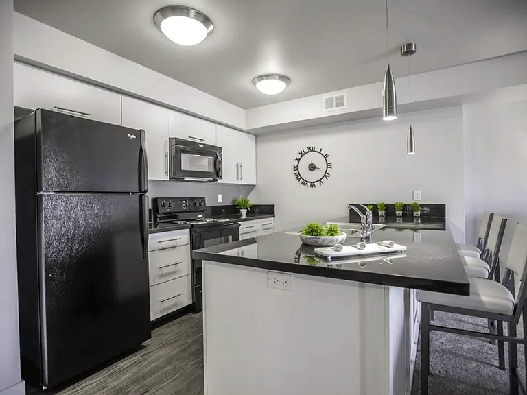 1251 N McEachern Dr — Photo 6