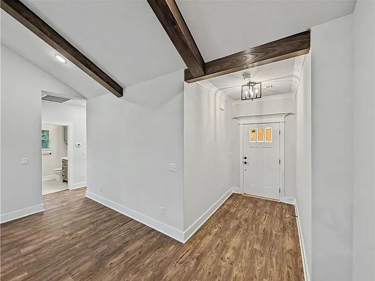 24 Cromarty Dr — Photo 9