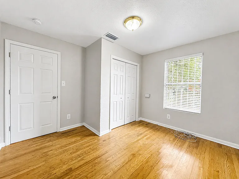 2124 W Chestnut St #1 — Photo 11