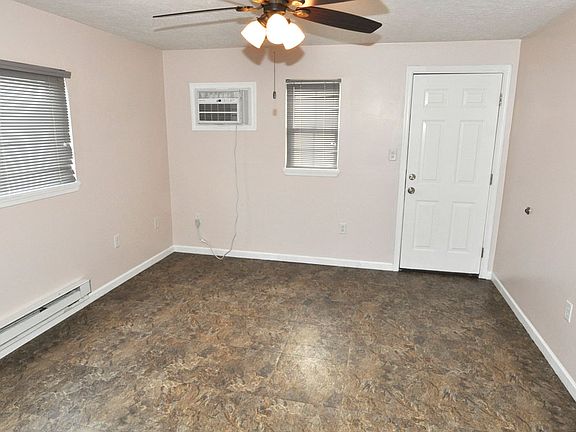 5th image of 543 Ashwood Ln NW APT A
