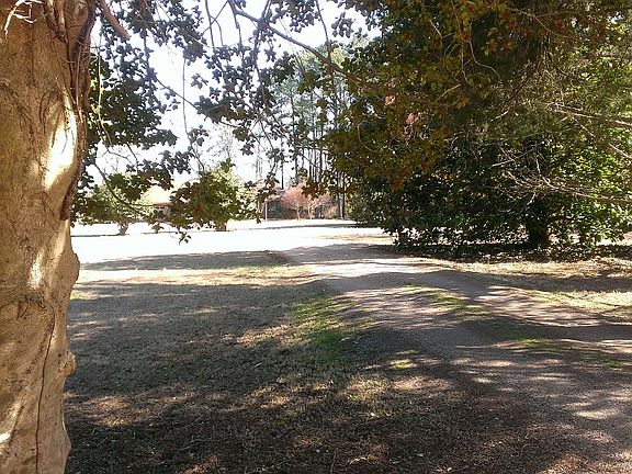 4th image of 109 Redwood Ln