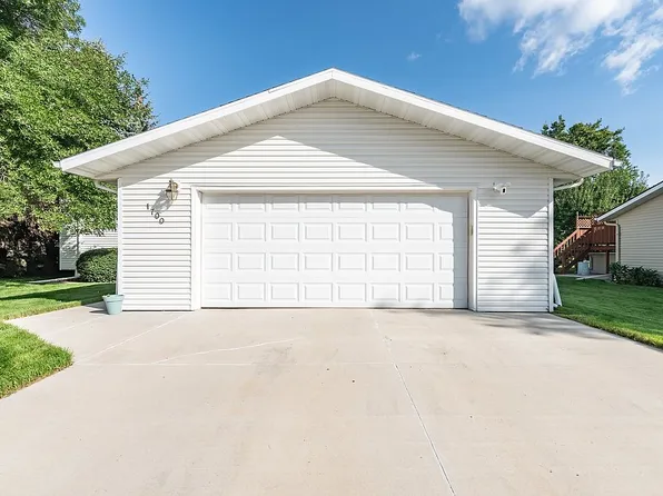 1700 3rd St NE, Mandan, ND 58554