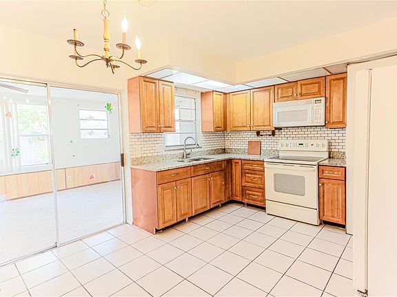 3rd image of 148R Juarez Dr