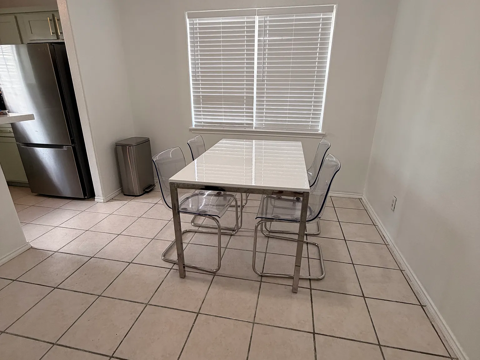 2 bed, 780 sqft, $2,200 — Photo 2