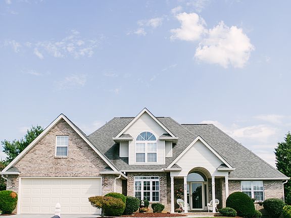 2nd image of 512 Glenfield Cir