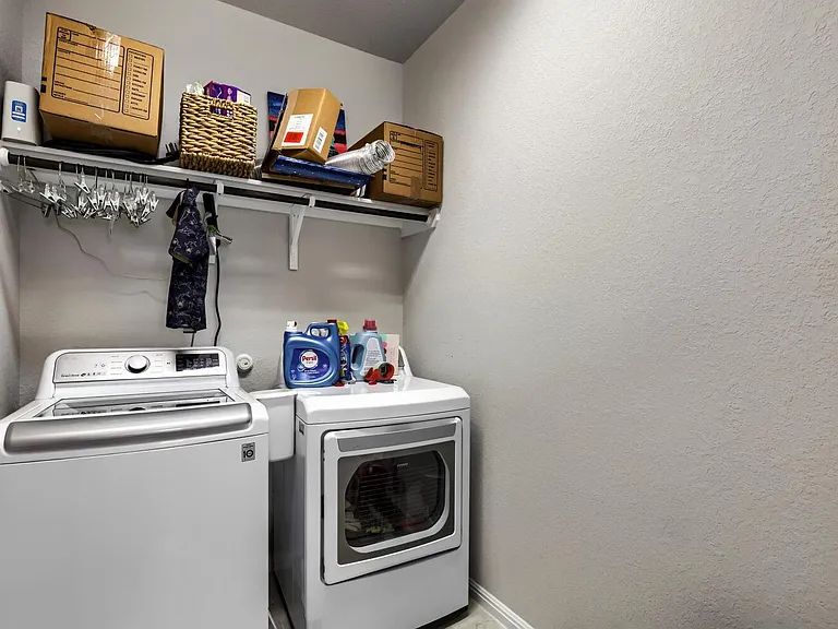 2432 Berryville Ln — Photo 26