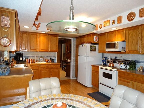 5th image of 809 Tam O Shanter Dr