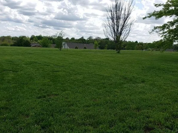 14 Club View Dr, Saint Joseph, MO 64505
