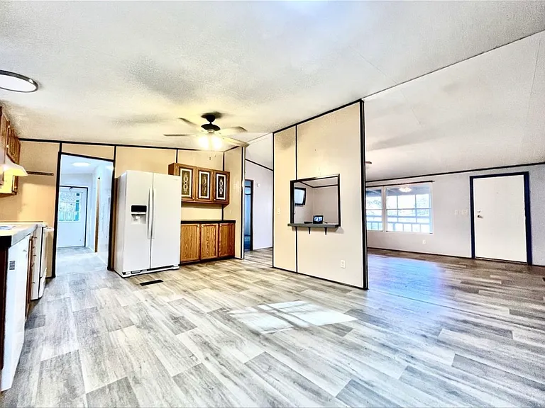 1306 Lawrenceburg Hwy — Photo 9