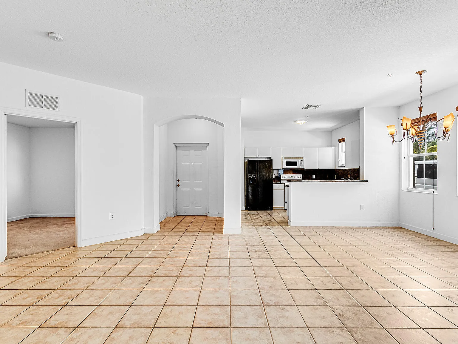 3 bed, 2.0 bath, 1457 sqft, $2,600 — Photo 4