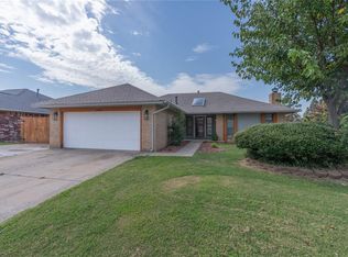 1360 NW 7th Pl, Moore, OK 73170