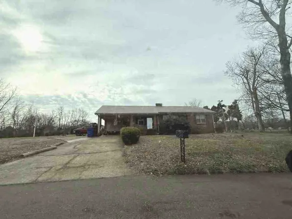 119 W Mooney St, Dresden, TN 38225