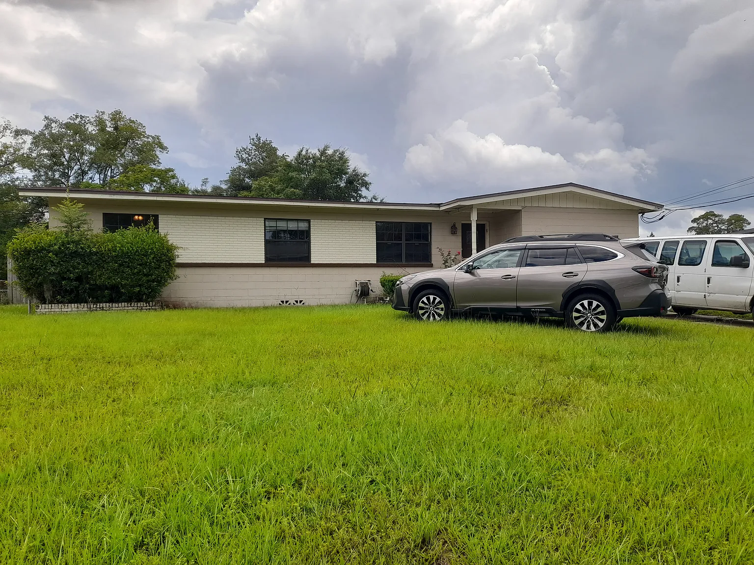 3 bed, 1868 sqft, $1,950 — Photo 2