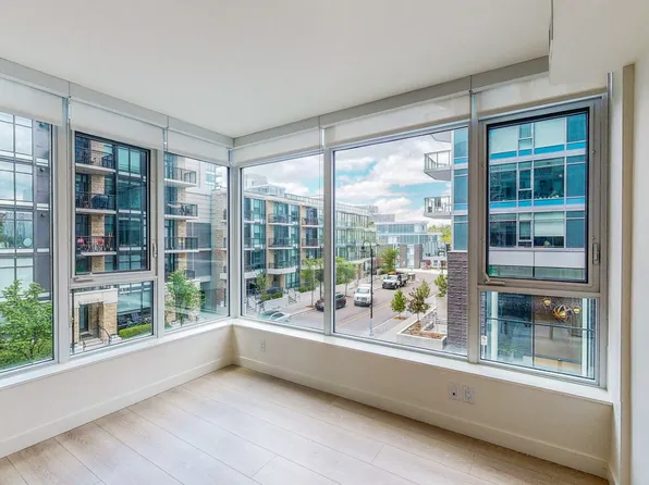 108 Waterfront Ct SW #305, Calgary, AB T2P 1K7