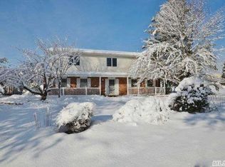 7 Wedgewood Dr, Dix Hills, NY 11746