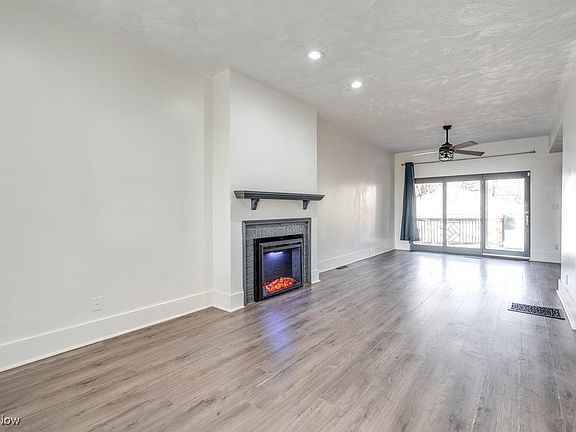 5th image of 230 W 39th St
