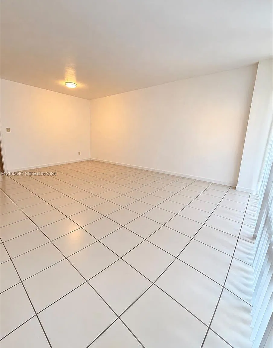 Brickell Bay Tower Condo — Photo 3