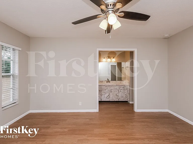2210 Boxwood Way — Photo 9