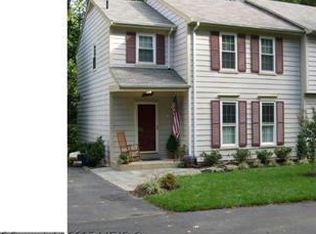 9952 Hemlock Woods Ln, Burke, VA 22015