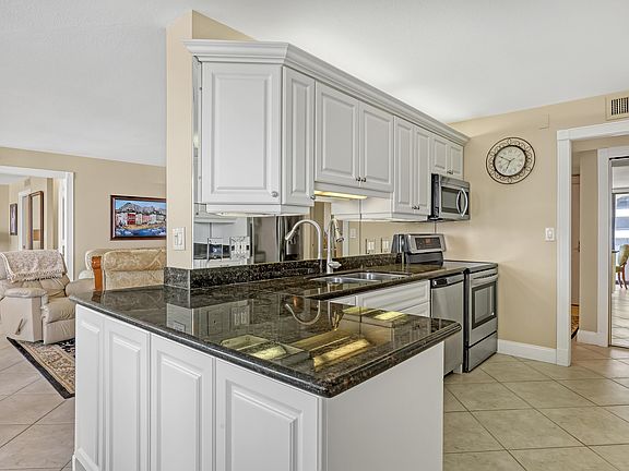 3rd image of 4200 N OCEAN Drive #2-403