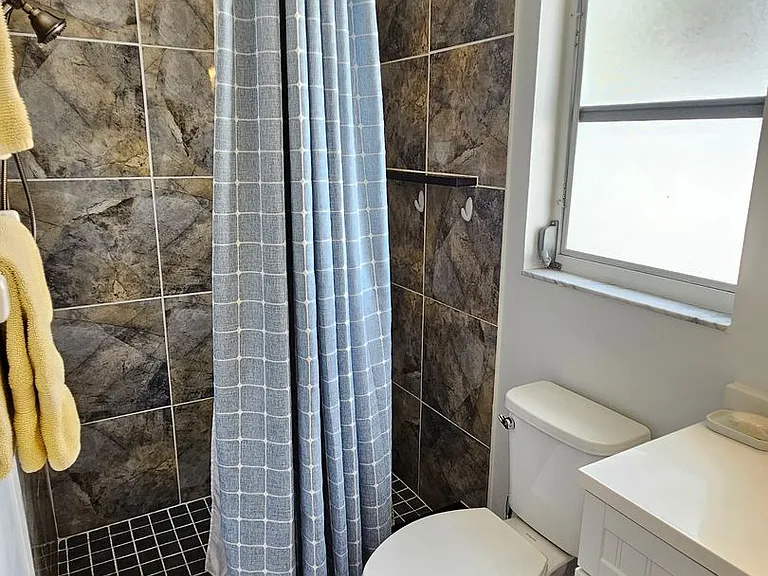 426 Pineview Dr — Photo 34