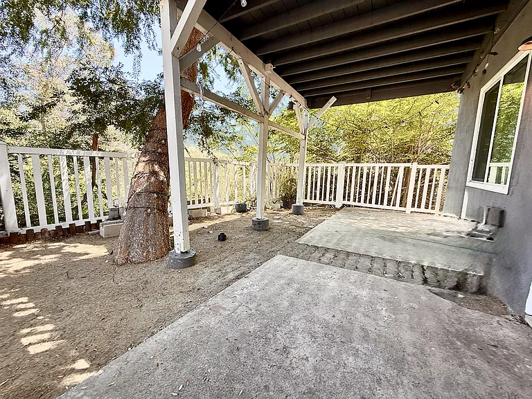 2042 N Alvarado St — Photo 3