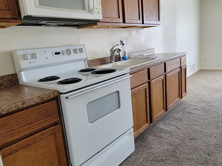 500 E Lansing Rd #B — Photo 3
