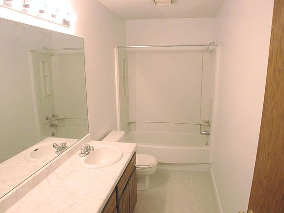 5th image of 2260 Cowern Pl E