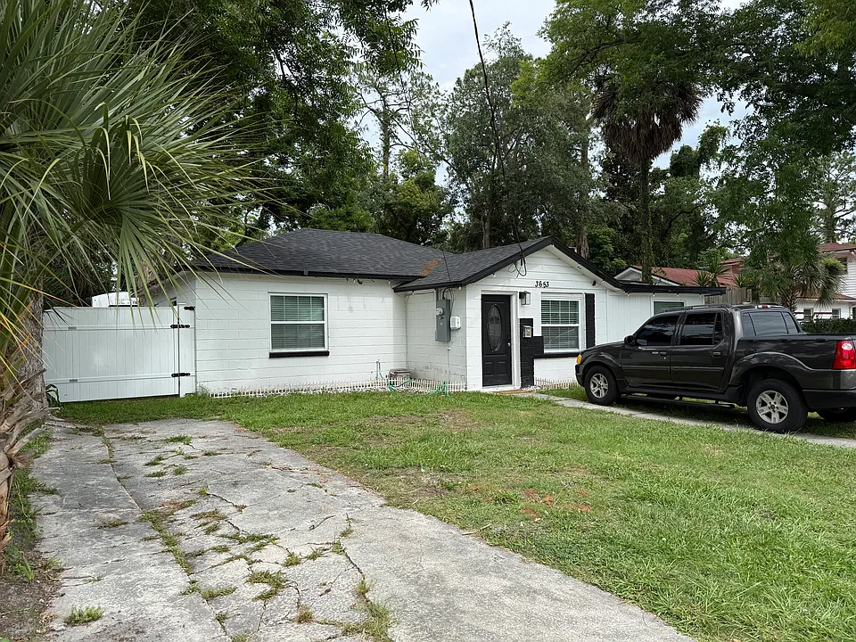 3653 Freeman Rd
